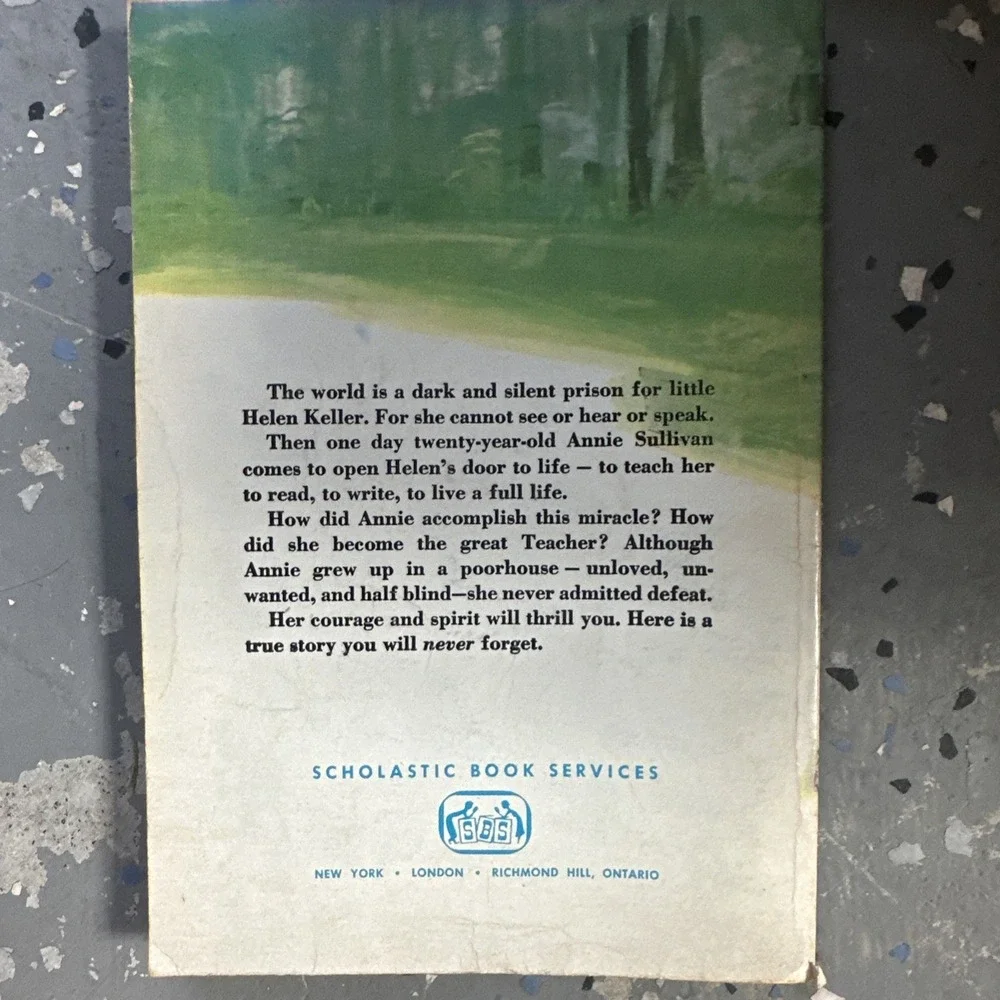 Helen Keller's Teacher Mickie‎ Davidson Trade Paperback